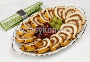 desszert Csokoládékrémmel töltött piskótatekercs