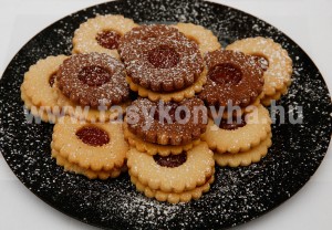 desszert Áfonyás tarka linzer