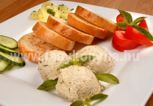 eloetel Bazsalikomos padlizsánkrém pirítóssal