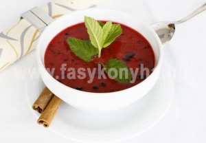 leves Erdei gyümölcs krémleves