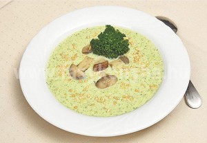 leves Erdeigombás brokkolikrémleves