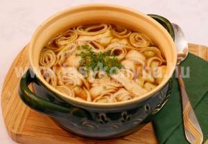 leves Erőleves palacsintametélttel 