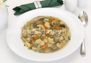 leves Gombás csirke raguleves csipetkével