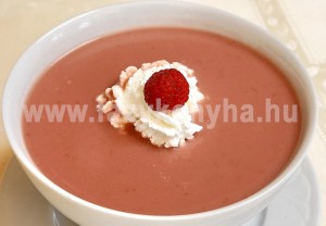 leves Illatos málnakrémleves