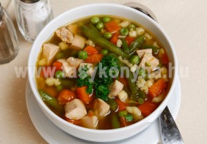 leves Jérceraguleves zöldségekkel és reszelt tésztával