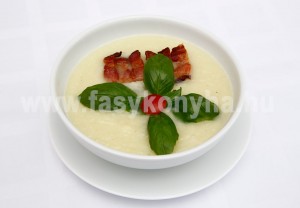 leves Karalábépüréleves kolozsvári szalonnával