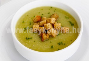 leves Zellerkrémleves