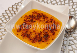 leves csilis mézes sütőtökkrémleves