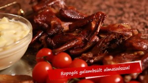 Ropogós galambsült almaszósszal 